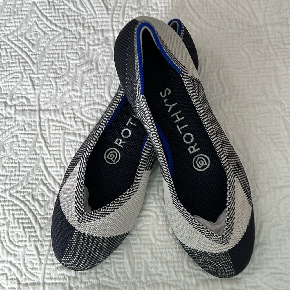Rothy’s round toe in captor black